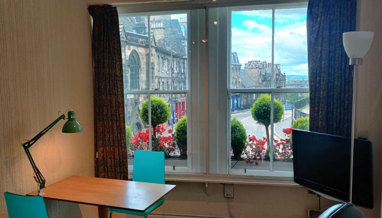 Royal Mile Apartment, 1 Minute From The Castle. Edinburgh Exterior photo