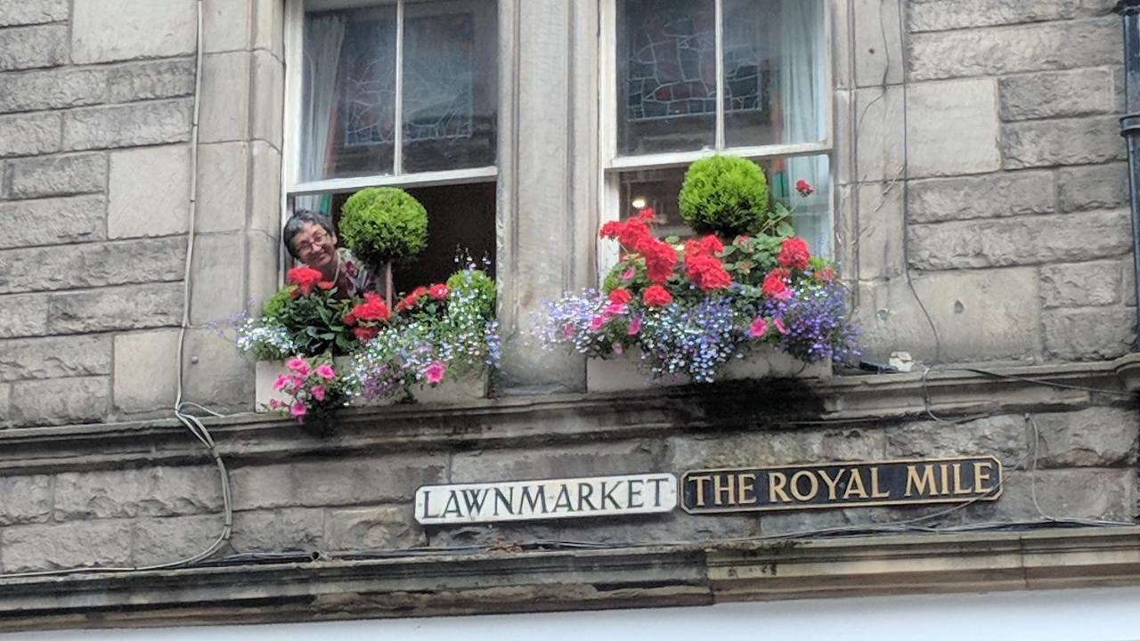Royal Mile Apartment, 1 Minute From The Castle. Edinburgh Exterior photo